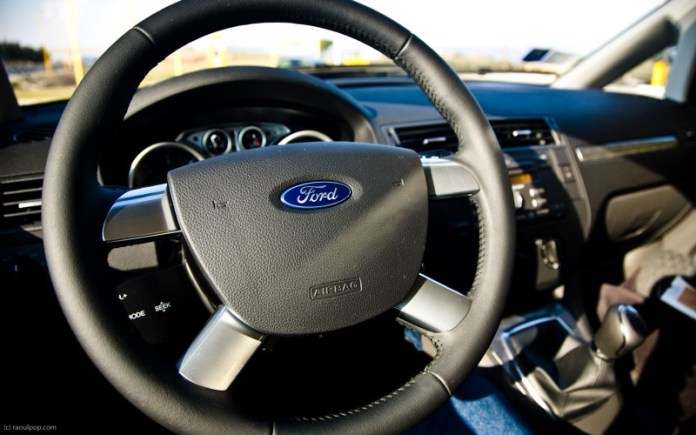 Steering wheel and dashboard, Ford C-Max 1.6L Diesel