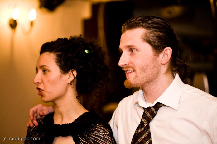 Ligia and Raoul, talking