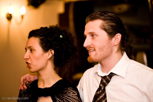 Ligia and Raoul, talking