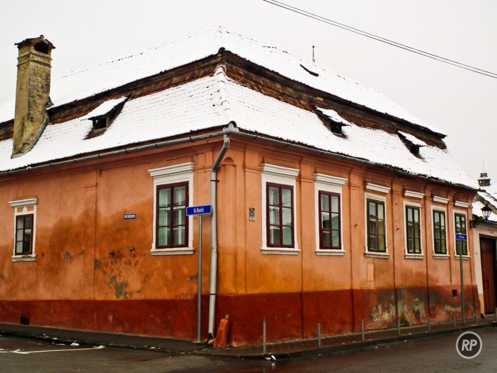 Intersection of Str. Bisericii and Str. Petru Rares