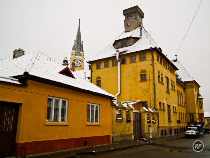 S. L. Roth High School