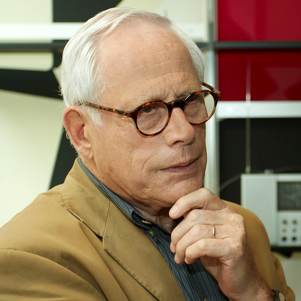 Designer-Dieter_Rams-at-Vitsœ